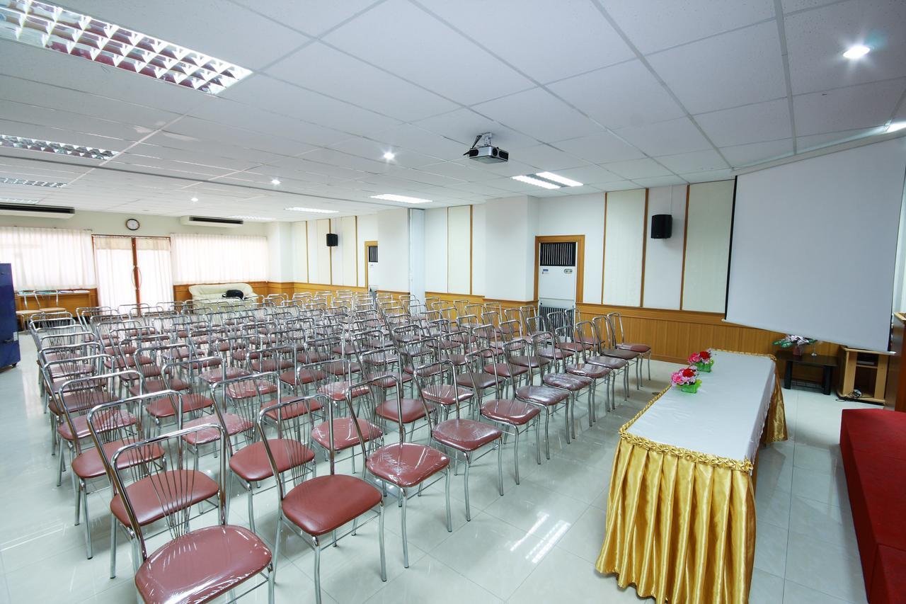 P.A. Place Hotel Nakhon Sawan Ngoại thất bức ảnh