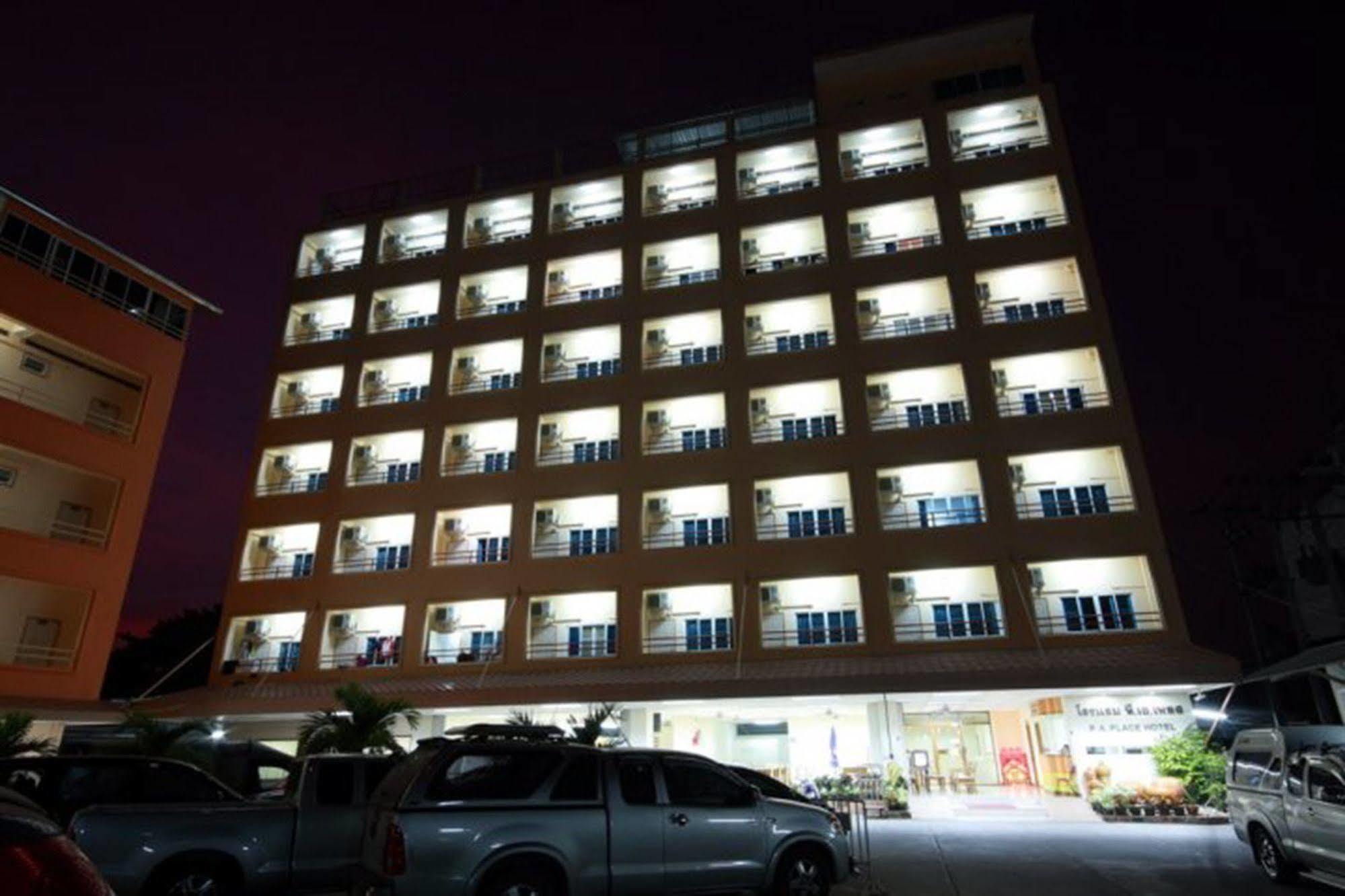 P.A. Place Hotel Nakhon Sawan Ngoại thất bức ảnh